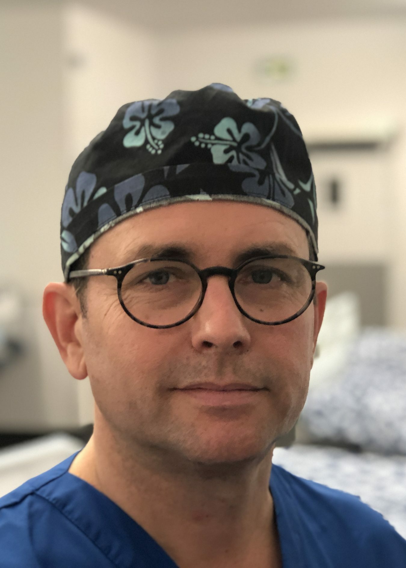 Dr. Adrien Vidart — Chirurgien urologue, Hôpital Foch